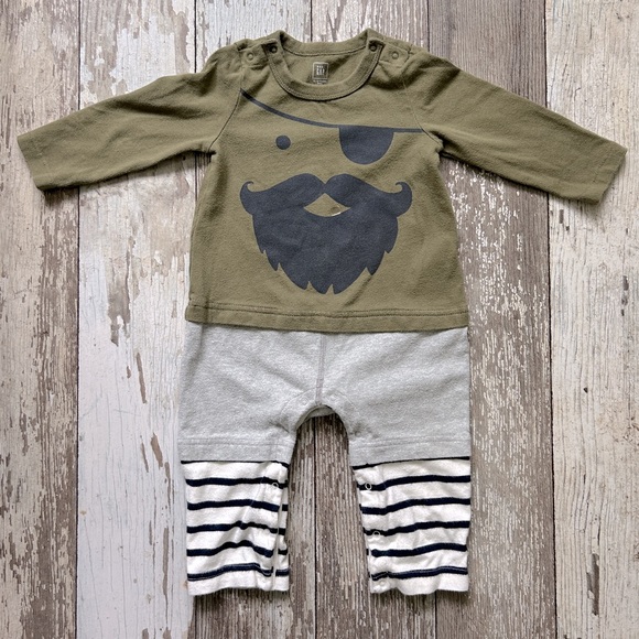 Gap Pirate Long Sleeve one-piece, size 12-18 months - Picture 1 of 6